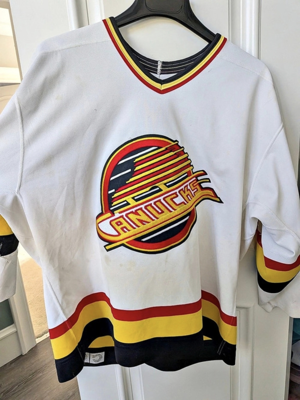 Game Worn Cliff Ronning #7 Vintage Vancouver Canucks Jersey Hockey Skate Logo